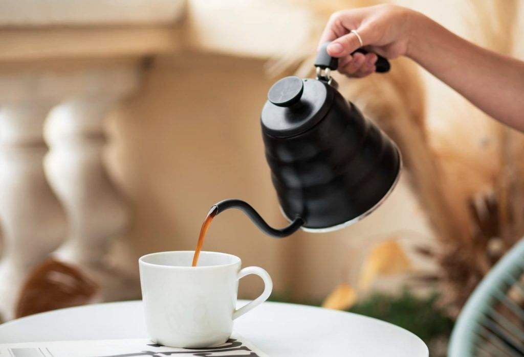 Caffeine giúp bạn tỉnh táo, nhưng nhiều quá không phải điều tốt.