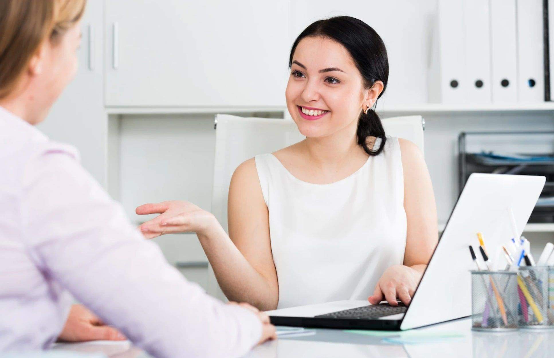 Assistant Manager Là Gì? Tất Cả Điều Bạn Cần Biết Về Vị Trí Assistant Manager
