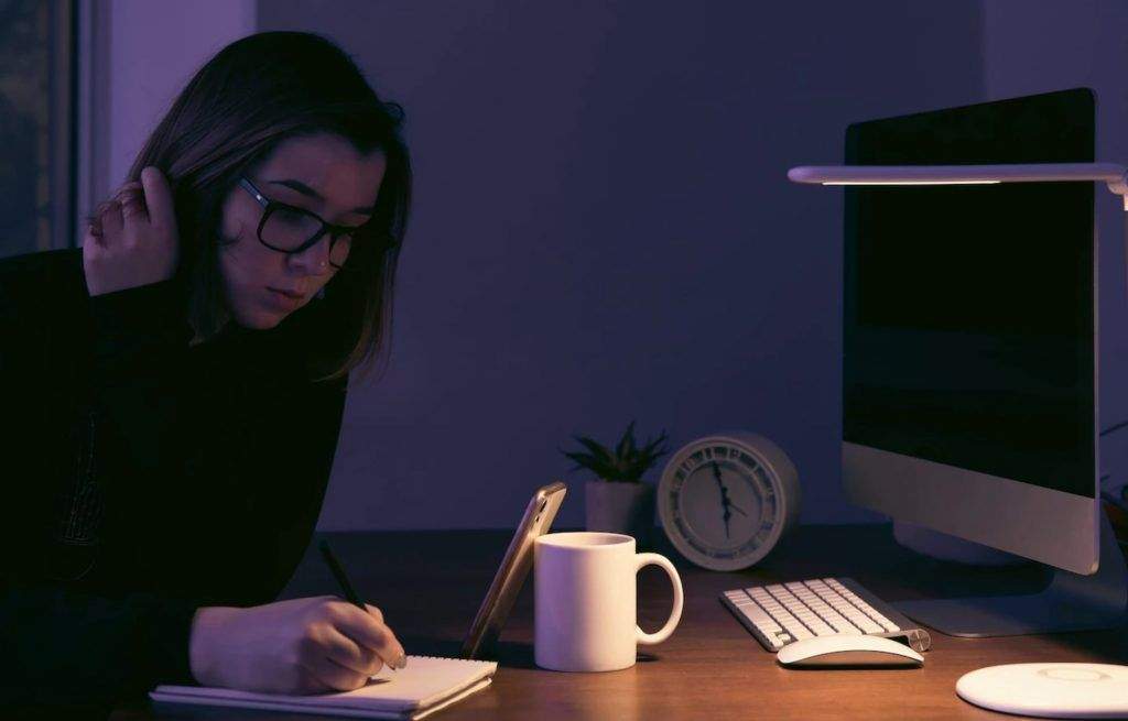 Cách Tính Lương Tăng Ca Dễ Hiểu Cho Người Mới Đi Làm 8 Tổng hợp các cách tính lương tăng ca, làm thêm giờ