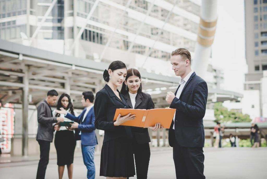 Cơ Hội Kinh Doanh Là Gì? Muốn Thành Công Cần Biết Cách Xác Định Cơ Hội Kinh Doanh 6 Cơ hội từ thị trường cấp thấp