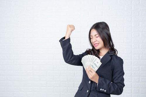 mức lương chuyên viên kinh doanh bất động sản