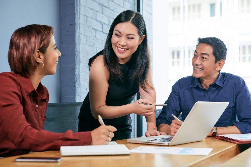Co-worker Là Gì? Các Đặc Điểm Của Co-worker Tốt & Cách Gây Dựng Mối Quan Hệ 6 cách kết thân với đồng nghiệp