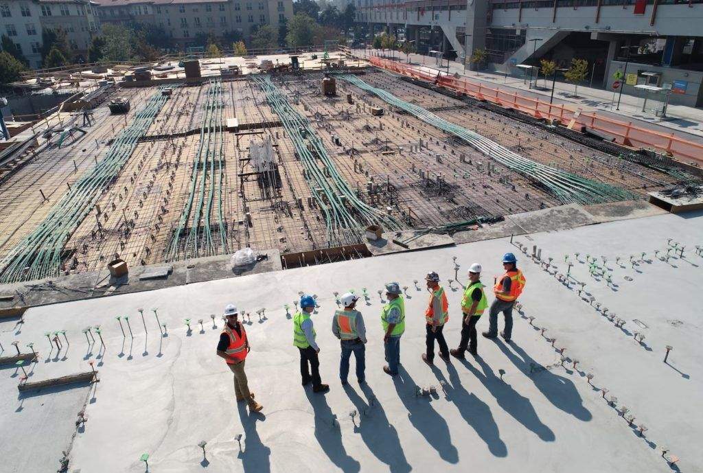 Điểm Mặt 9 Ngành Thiếu Nhân Lực Trong Tương Lai Bạn Nên Biết 9 viet-nam-dang-thieu-nhan-luc-nganh-gi