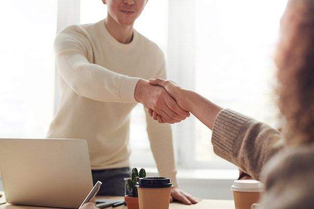 Garden Leave Là Gì? Tại Sao Công Ty Cấm Nhân Viên Hoạt Động Trước Khi Chính Thức Nghỉ Việc? 7 garden leave la gi tai sao cong ty cam nhan vien hoat dong truoc khi chinh thuc nghi viec 65c8b9db6550d