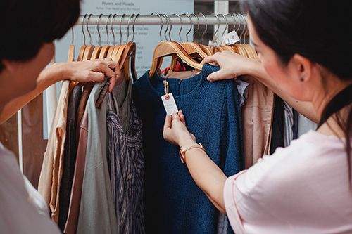Ghost Commerce là gì? Liệu Đây Có Phải Chiến Lược Kinh Doanh Bền Vững? 3 ghost-commerce-ghost-shoppers