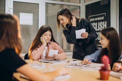 Gia Sư Là Gì? Làm Nghề Gia Sư Liệu Có Dễ Dàng? 6 Có kỹ năng lãnh đạo tốt sẽ giúp gia sư thuận lợi hơn trong quá trình giảng dạy