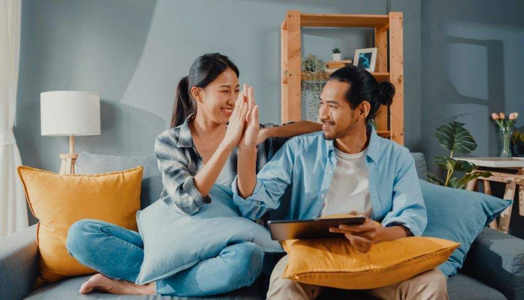 Giải Mã Tính Cách INTP: Những Bộ Óc Thiên Tài “Dị Biệt” 11 tính cách hợp với intp là gì