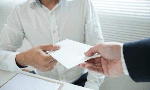 Giam Lương Là Gì? Người Sử Dụng Lao Động Giam Lương Nhân Viên Đúng Luật Không? 5 giữ lương là gì
