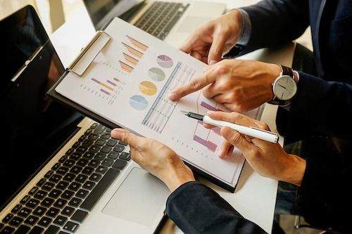 Business Analyst là người phân tích, đánh giá quá trình kinh doanh 