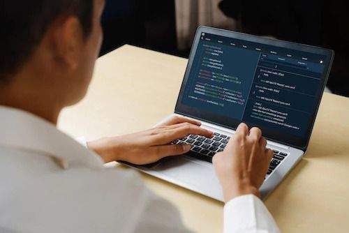 Java Developer sẽ thực hiện triển khai ứng dụng dựa trên ngôn ngữ lập trình Java