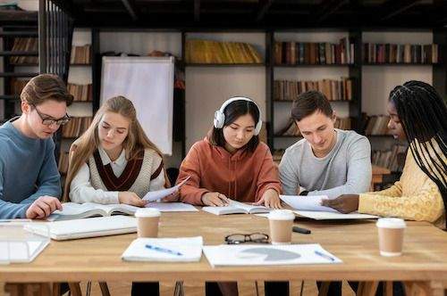 Kinh Doanh Quốc Tế Học Trường Nào? Top 10 Trường Đào Tạo Hàng Đầu 6 ngành kinh doanh quốc tế nên học trường nào