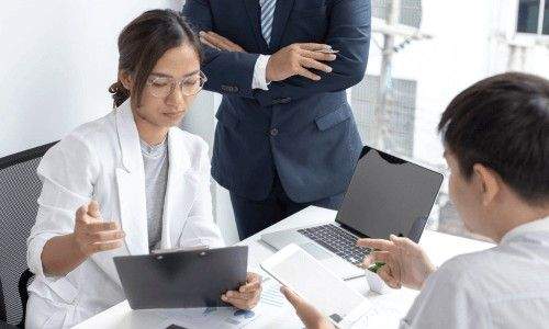 trách nhiệm với đồng nghiệp