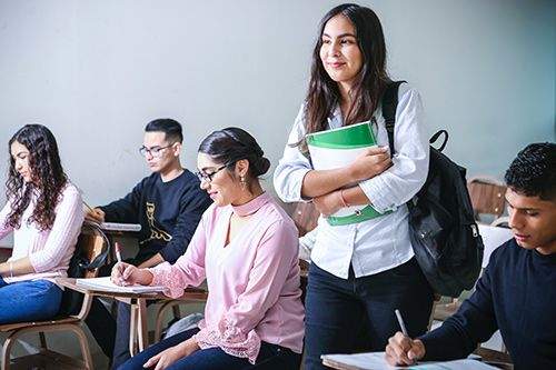 Ngành Quốc Tế Học Là Gì? Học Ngành Quốc Tế Học Ra Trường Làm Gì? 6 sinh viên ngành quốc tế học