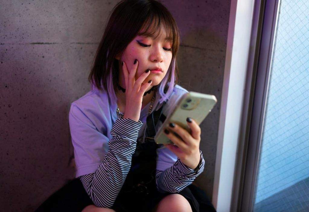 Nomophobia Là Gì? Bạn Có Phải Là Một Kẻ “Nghiện” Điện Thoại? 5 nomophobia là gì