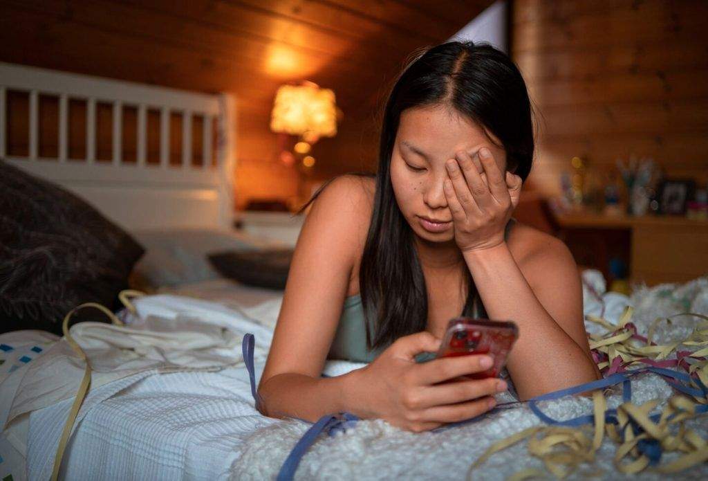 Nomophobia Là Gì? Bạn Có Phải Là Một Kẻ “Nghiện” Điện Thoại? 7 cách giảm nomophobia