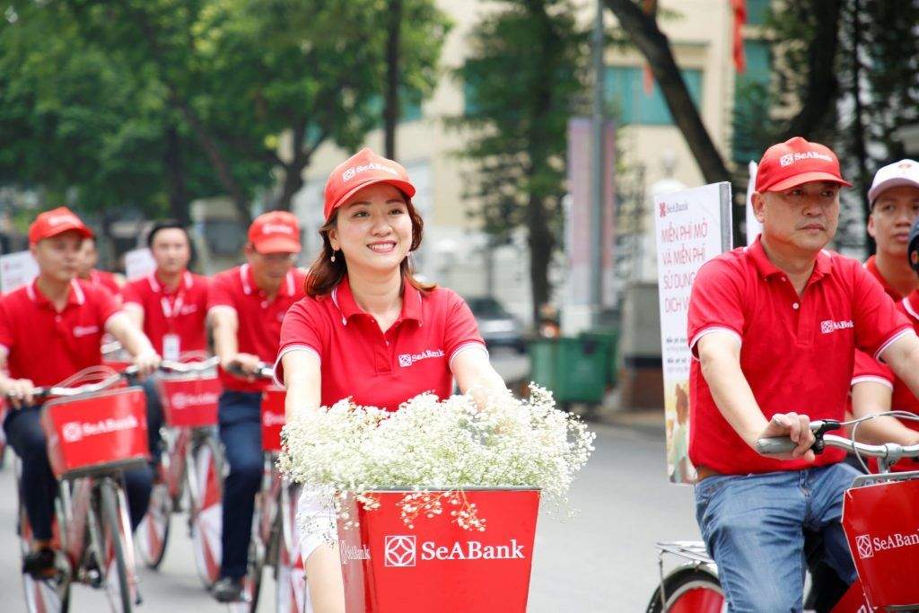 Quảng Cáo OOH Là Gì? Các Hình Thức Quảng Cáo Ngoài Trời Ấn Tượng 11 roadshow trong ooh