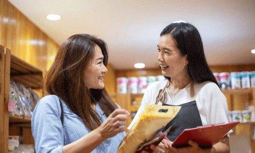 Shop Assistant Là Gì? Có Nên Làm Trợ Lý Cửa Hàng? 7 trợ lý cửa hàng làm gì