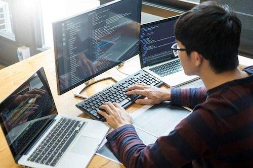 SQL Developer Là Gì? Làm Thế Nào Để Trở Thành Một SQL Developer Giỏi 5 SQL Developer là người tạo và duy trì các hệ thống cơ sở dữ liệu SQL