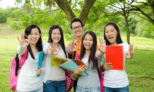 Tân Sinh Viên Cần Chuẩn Bị Những Gì Trước Khi Nhập Học? 7 những vật dụng không thể thiếu của con gái