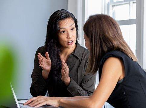 Làm Gì Khi Bị Phê Bình Với Những Đánh Giá Tiêu Cực? 7 tìm nguyên nhân của phản hồi tiêu cực
