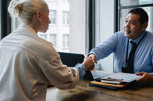 Có Nên Đi Phỏng Vấn Nhiều Nơi Trước Khi Quyết Định Làm Việc Ở Đâu Đó 4 di-phong-van-nhieu-noi